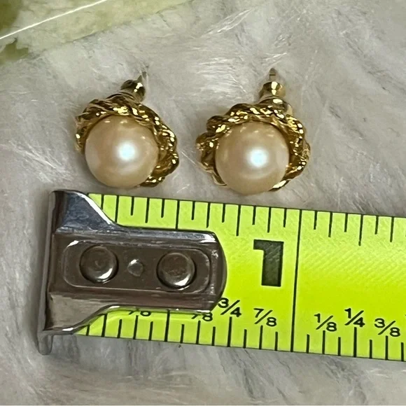 Pearl Stud Earrings - Picture 6 of 6